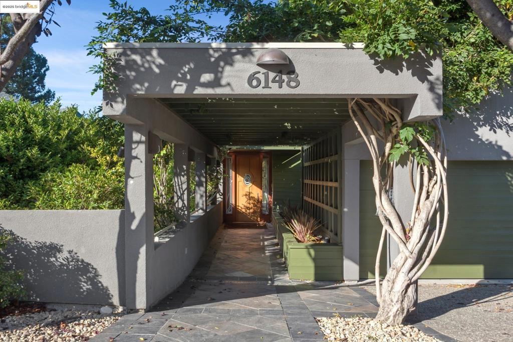 UPPER ROCKRIDGE - Residential