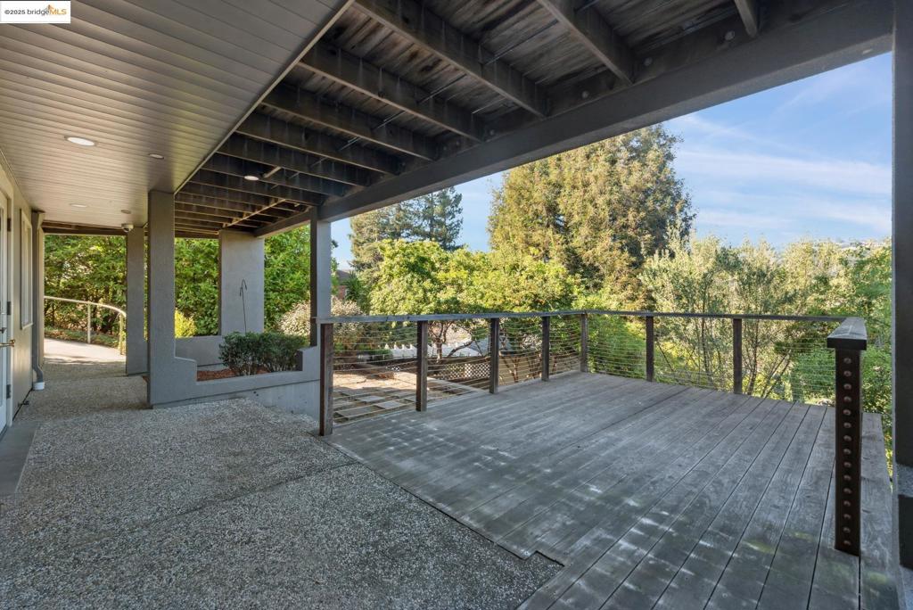 UPPER ROCKRIDGE - Residential