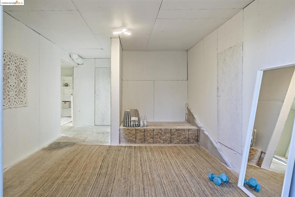 LOWER MONTCLAIR - Residential