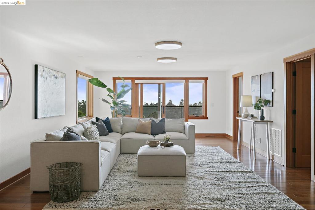 LOWER MONTCLAIR - Residential