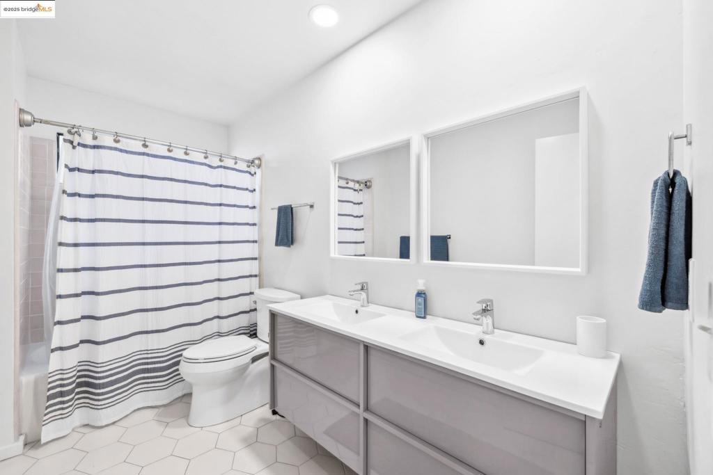 MONTCLAIR - Residential