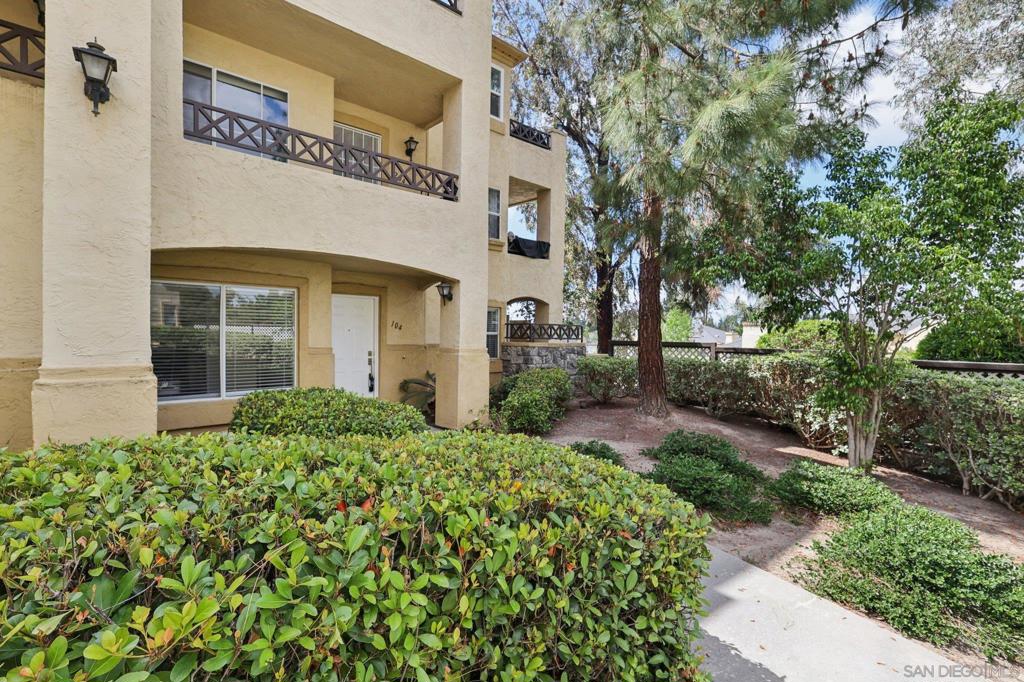 2077 Lakeridge Circle 104