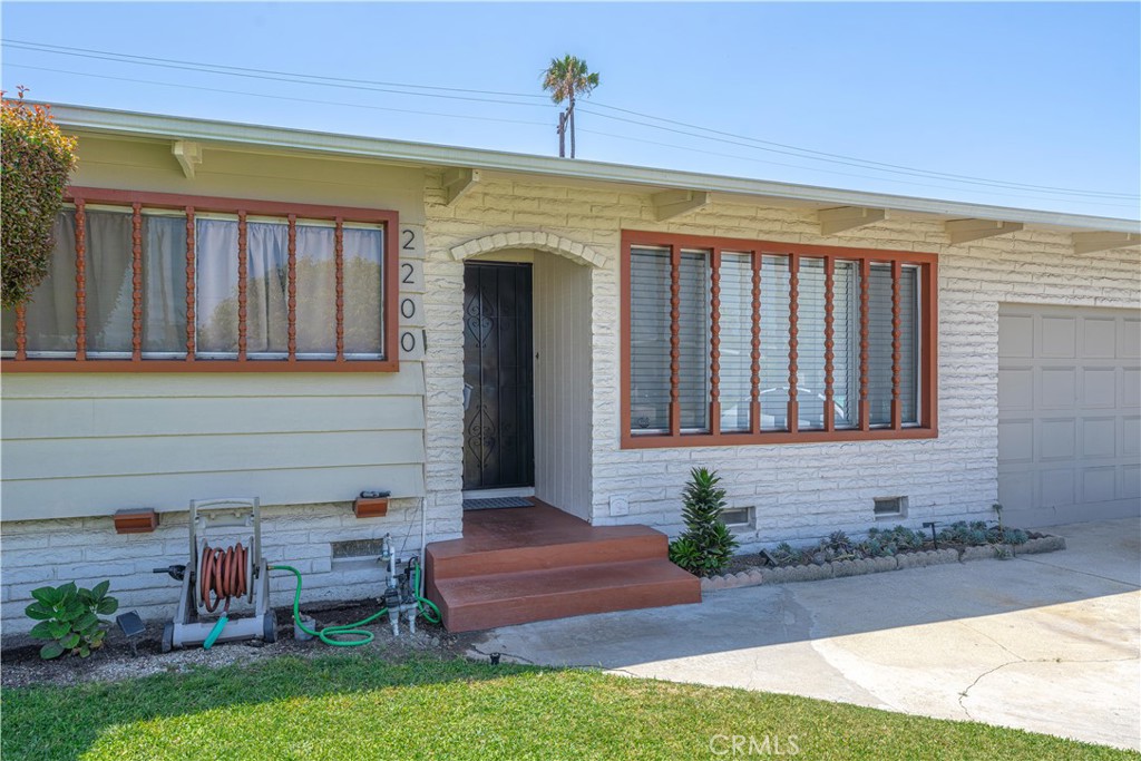 2200 E Blanchard