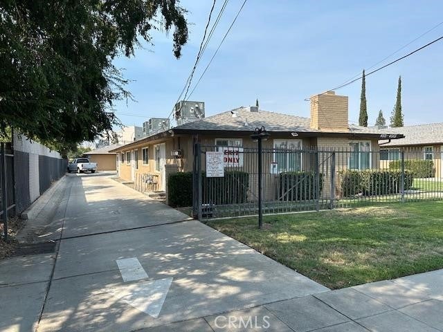 2337 E Shaw
