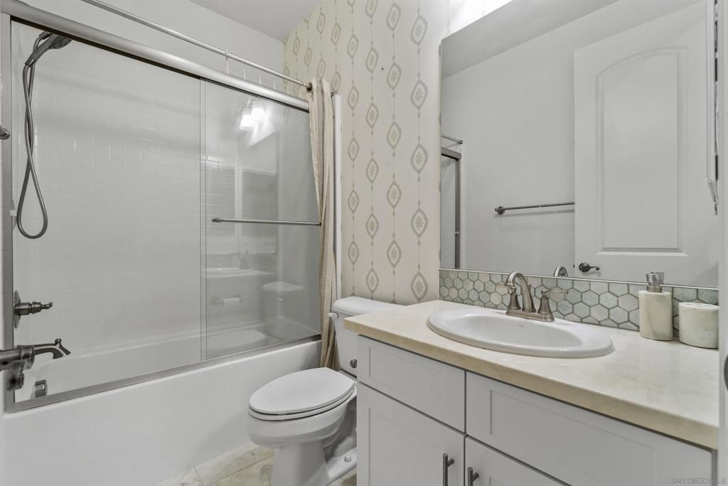 listing image 130726065985617930842