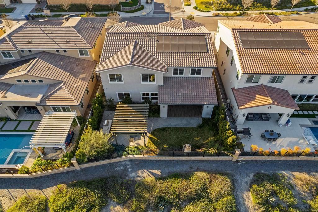 listing image 130720558501413493610