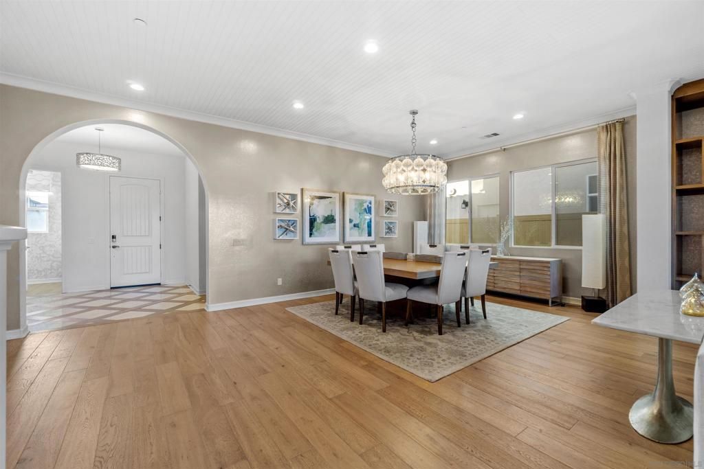 listing image 130729859175258898630
