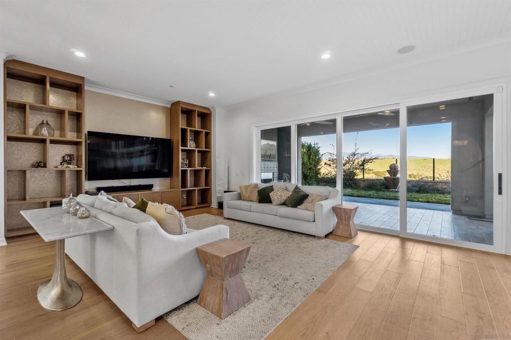 listing image 130721529651282233400
