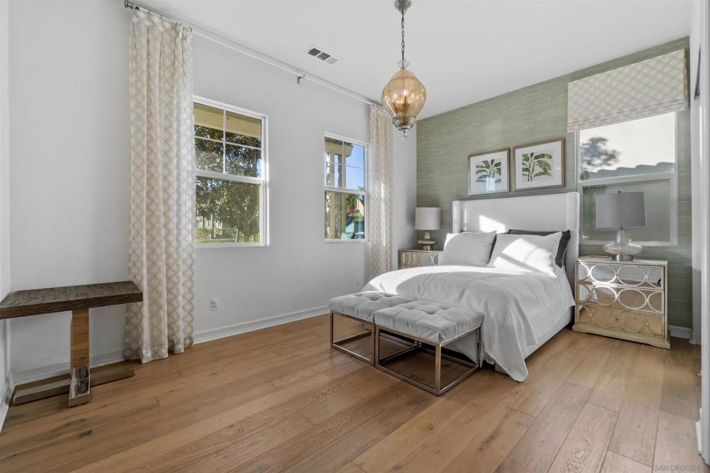 listing image 130724376778548650864