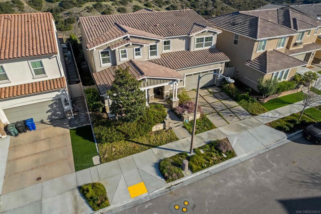 listing image 130726557106943626311