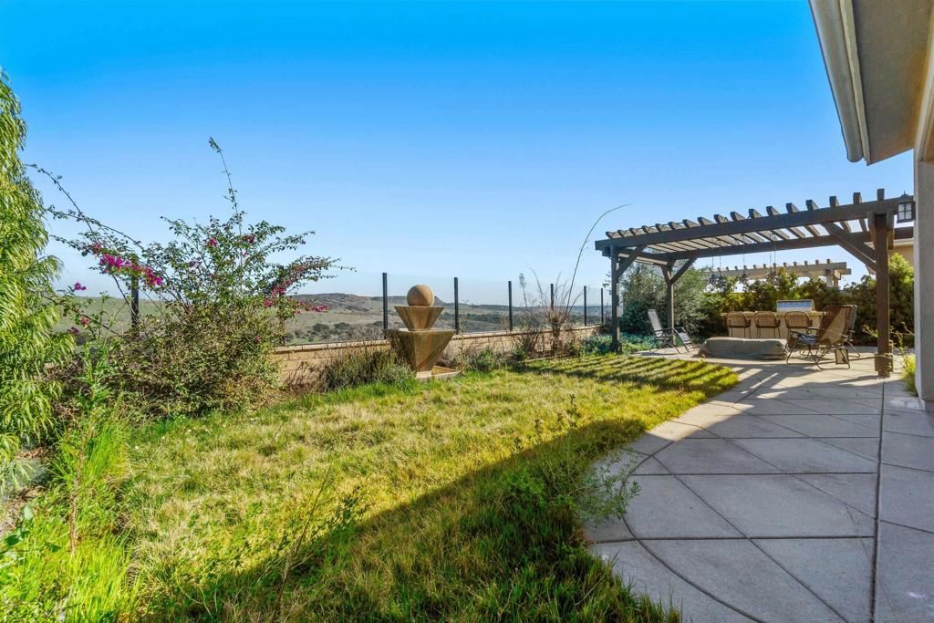 listing image 130720264738018502675