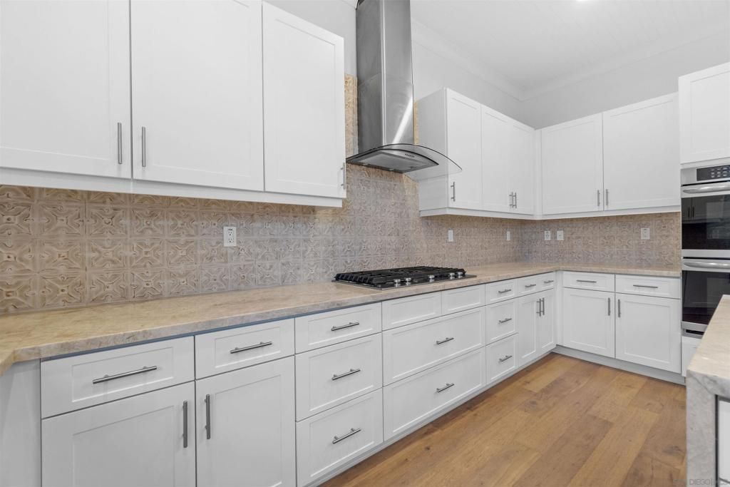 listing image 130728846448617905341