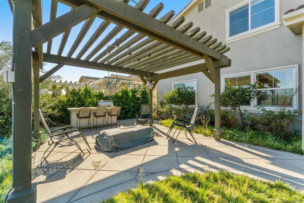 listing image 130727586339082659267