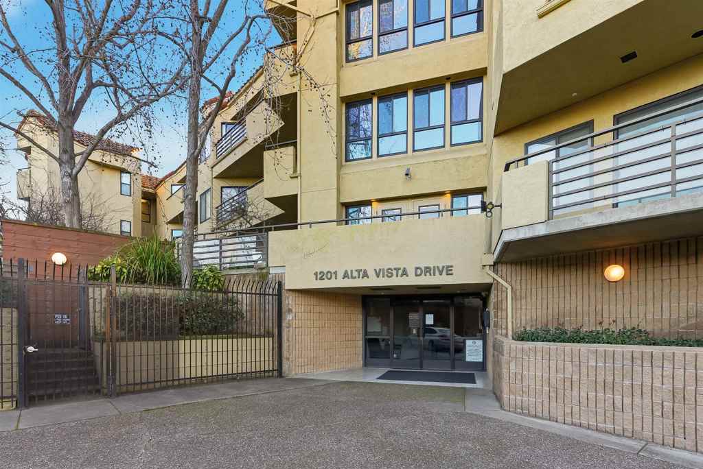 1201 Alta Vista Dr 203