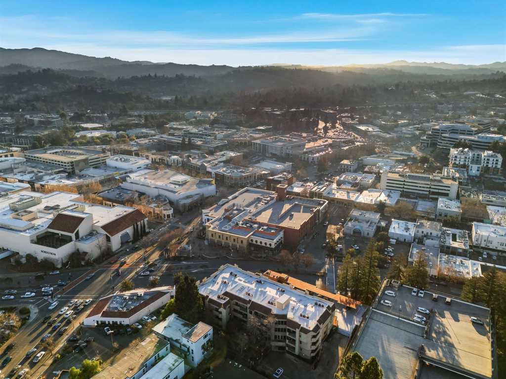 1201 Alta Vista Dr 203