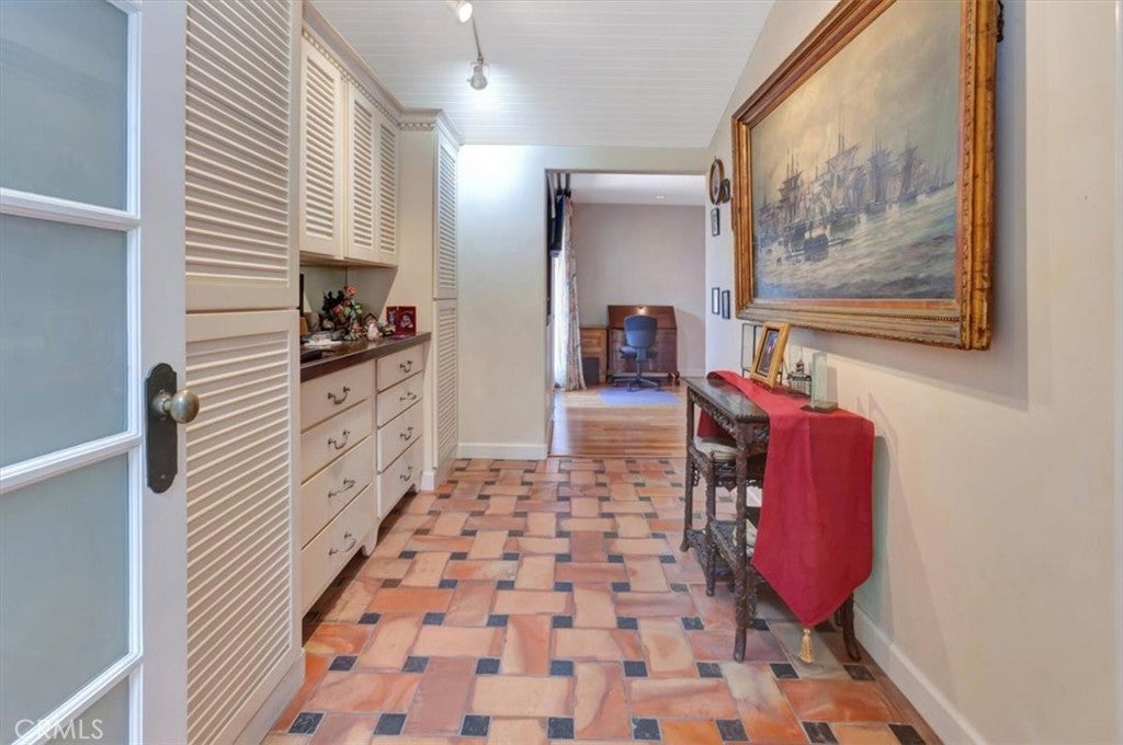 537 Vista Grande, Newport Beach CA 92660 - Photo 21