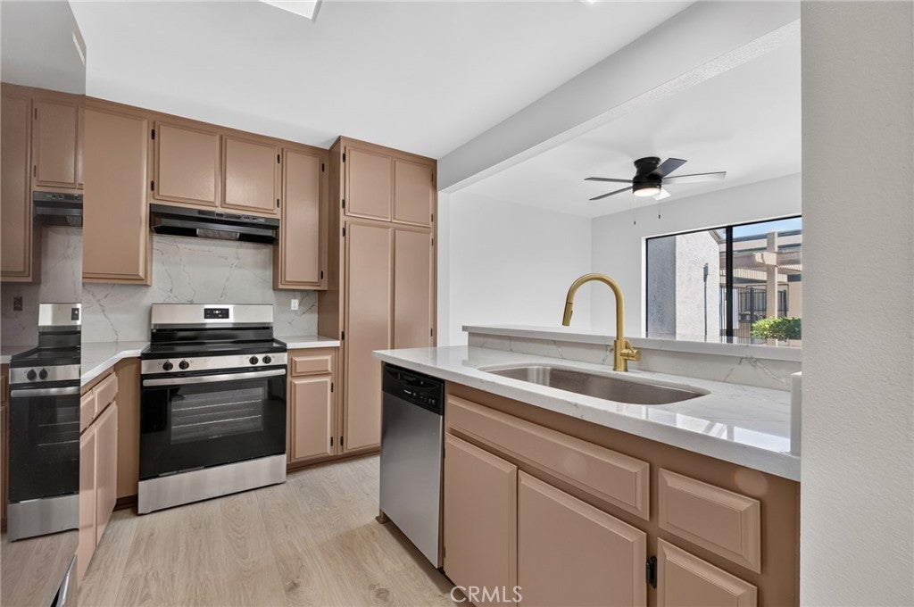 450 W W Vermont AVE