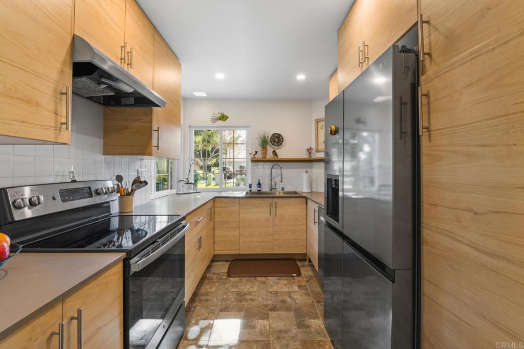 302 Windjammer Circle