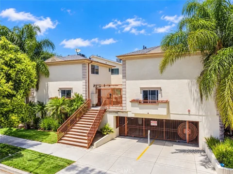 MLS: SR26215997