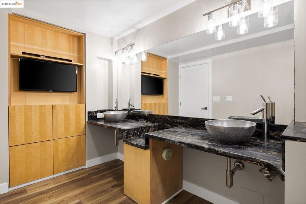 CIVIC CENTER - Residential