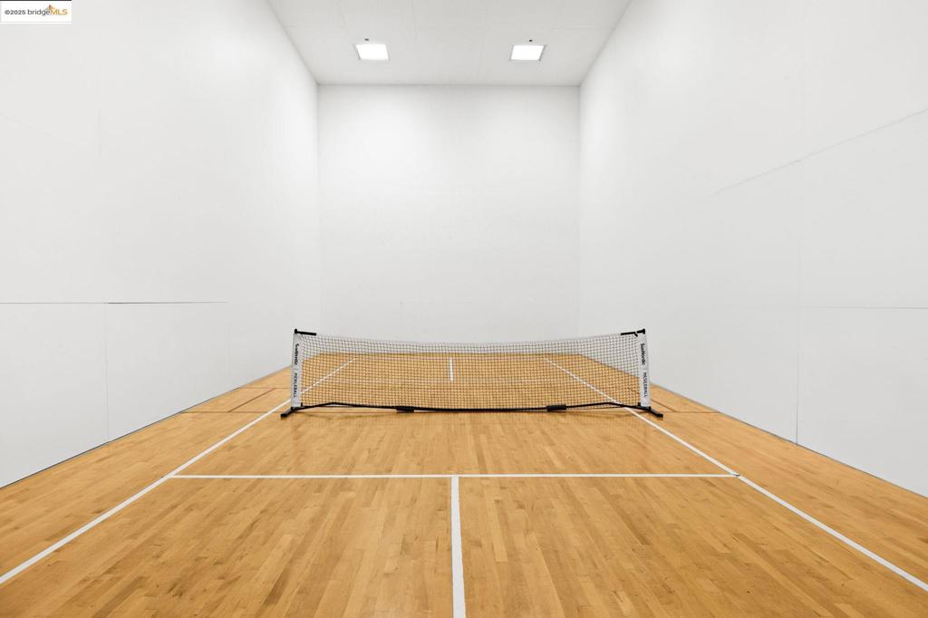 CIVIC CENTER - Residential