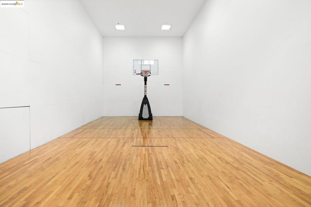 CIVIC CENTER - Residential