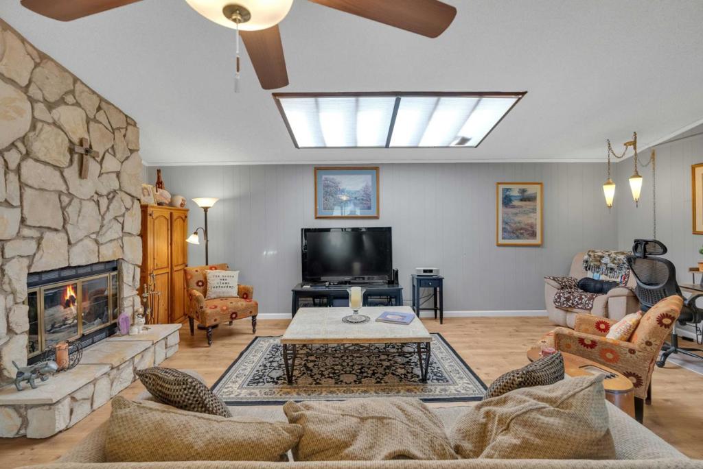 274 Cherry Court