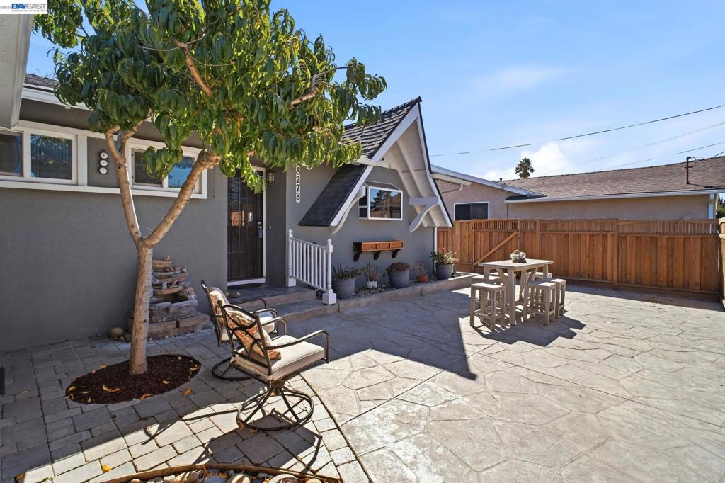 8278 Juniper Ave