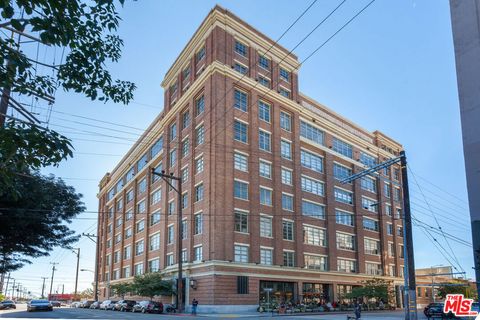 Photo of 1850 Industrial Street #312, Los Angeles, CA 90021 (MLS # 25582235) Photo of 1850 Industrial Street #312, Los Angeles, CA 90021 (MLS # 25582235)