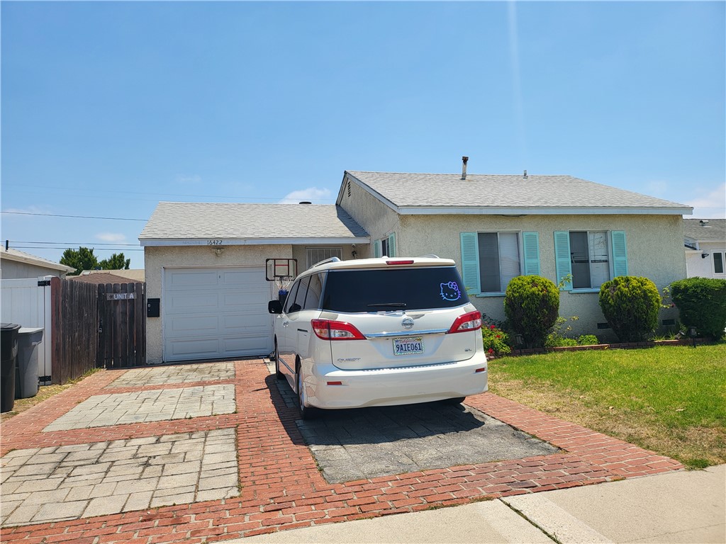 ADU studio back yard unit, newly remodeled studio , private entry, laminate vinyl flooring, update kitchen and new bathroom.
Street parking, rents are including all utilities, We DO NOT provide stove and refrigerator.