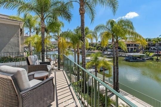 30181 Swan Point