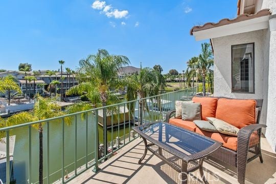 30181 Swan Point
