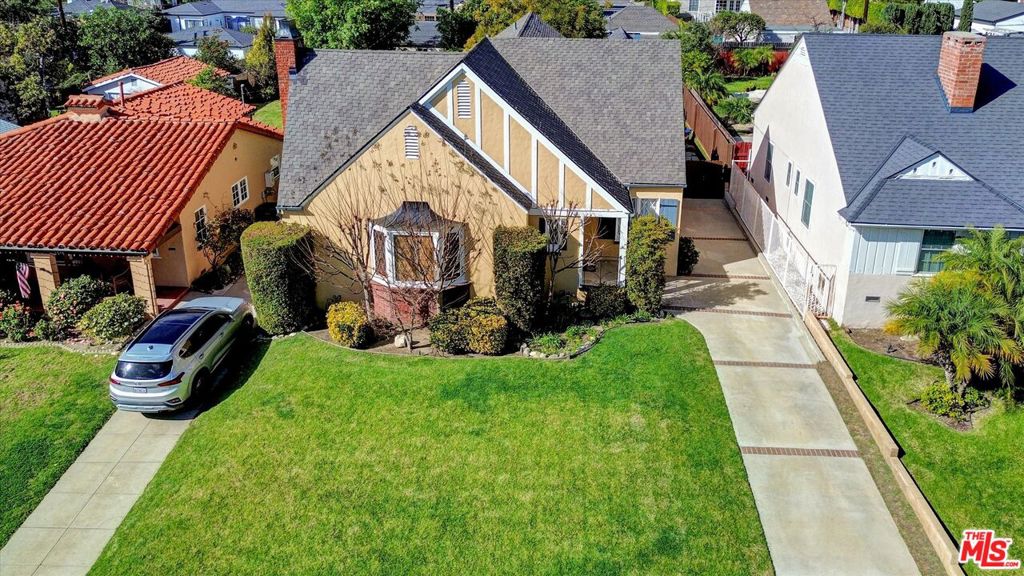 1453 Thompson Avenue