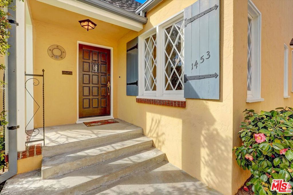 1453 Thompson Avenue