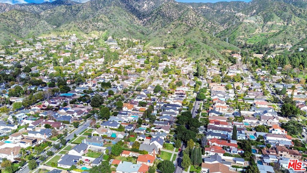 1453 Thompson Avenue