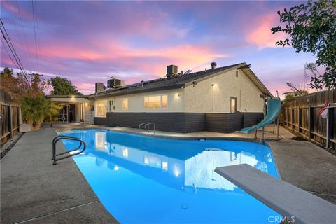 Photo of 4116 Erin Ct Ct, Bakersfield, CA 93309 (MLS # SR25264227)