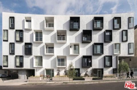 Photo of 1038 S Mariposa Avenue #101, Los Angeles, CA 90006 (MLS # 26639069)