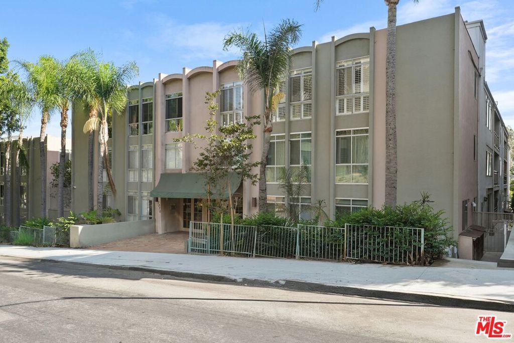 Photo of 7270 Hillside Avenue #302, Los Angeles, CA 90046 (MLS # 25558317)