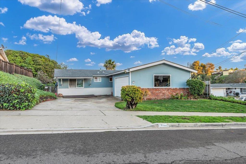 Properties 1 4550 Diane Way