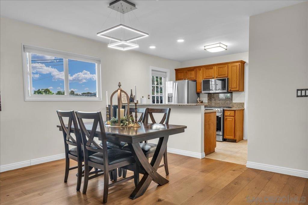 Properties 2 4550 Diane Way