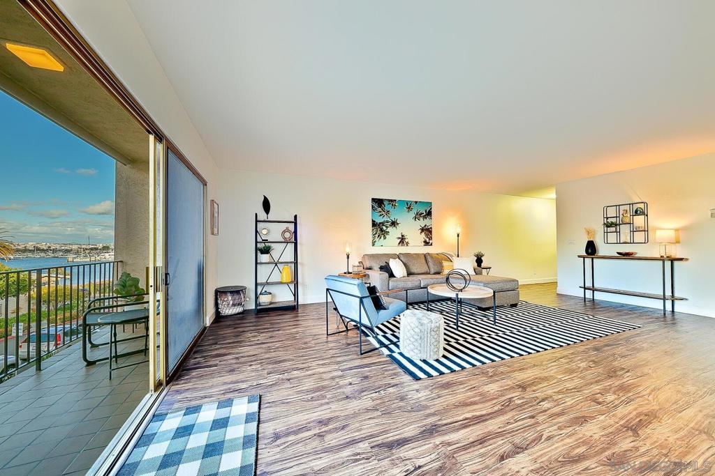 2915 Lawrence Street 9