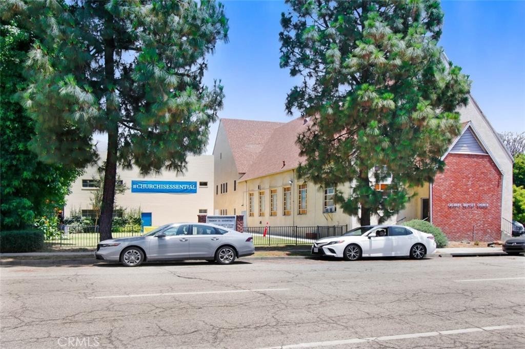 724 Glenoaks Boulevard S