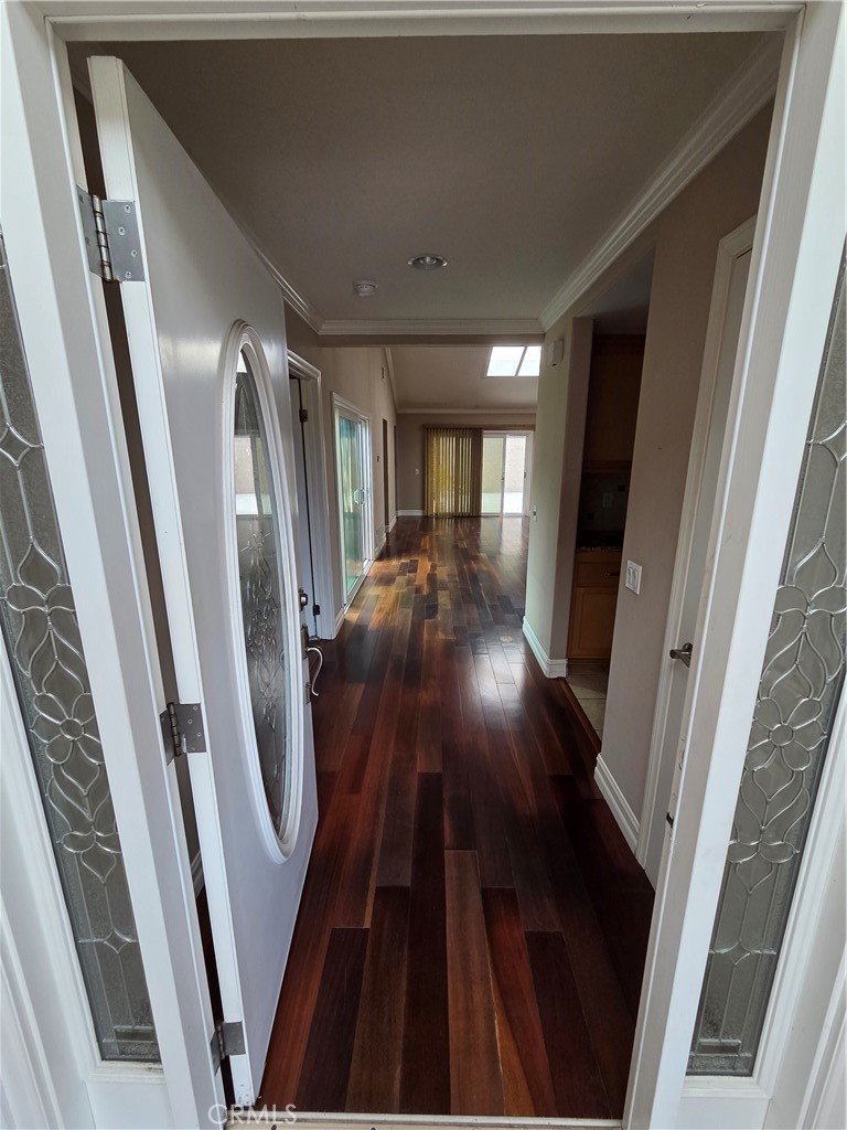 2123 Barclay