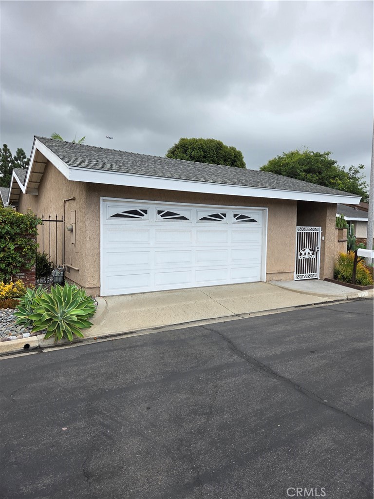2123 Barclay