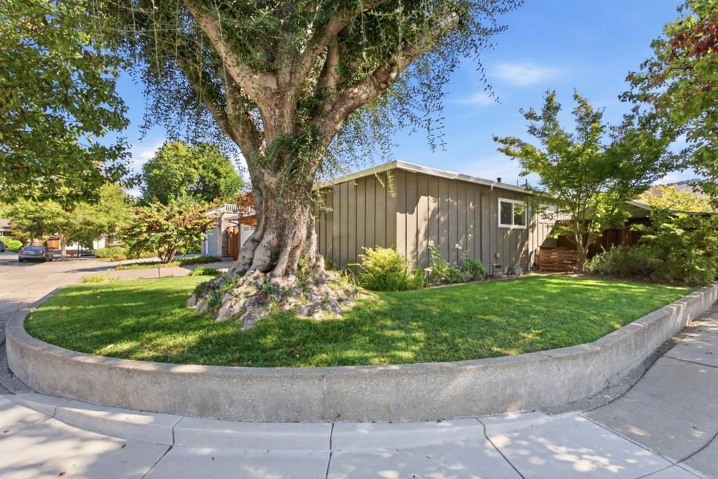 6122 Banner Court