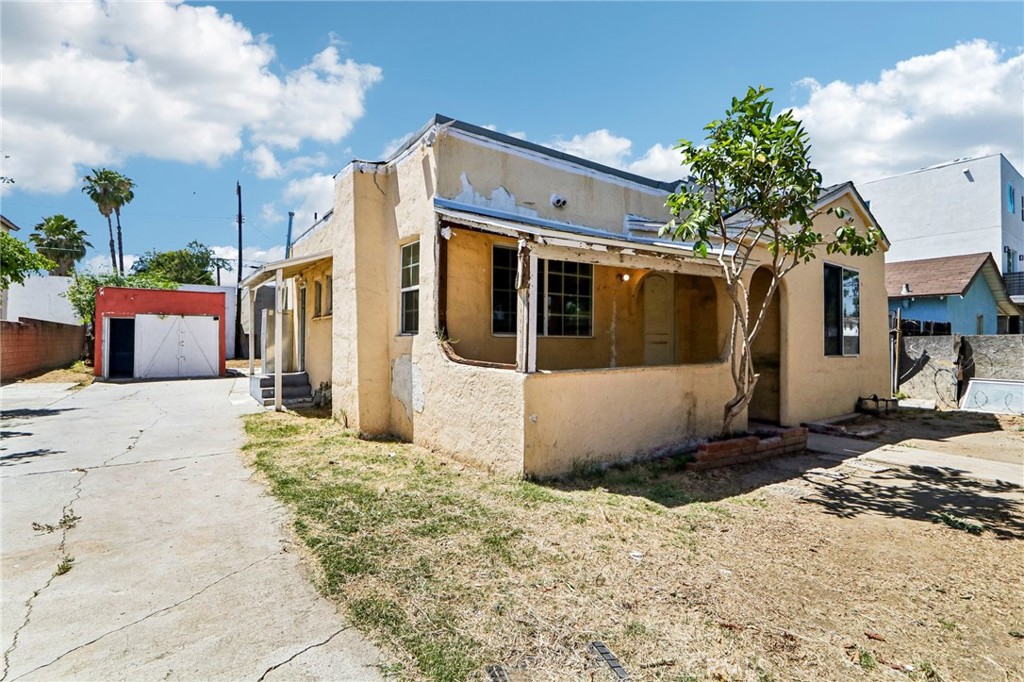 7315 Woodley