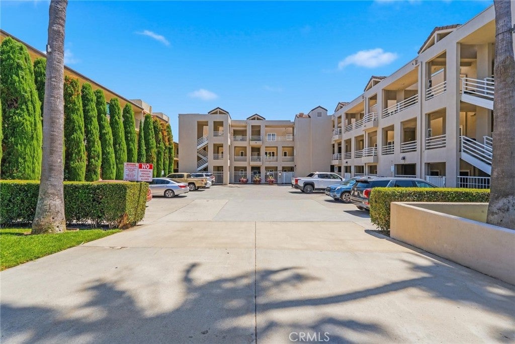2604 E 20th ST 205e, Signal Hill CA 90755
