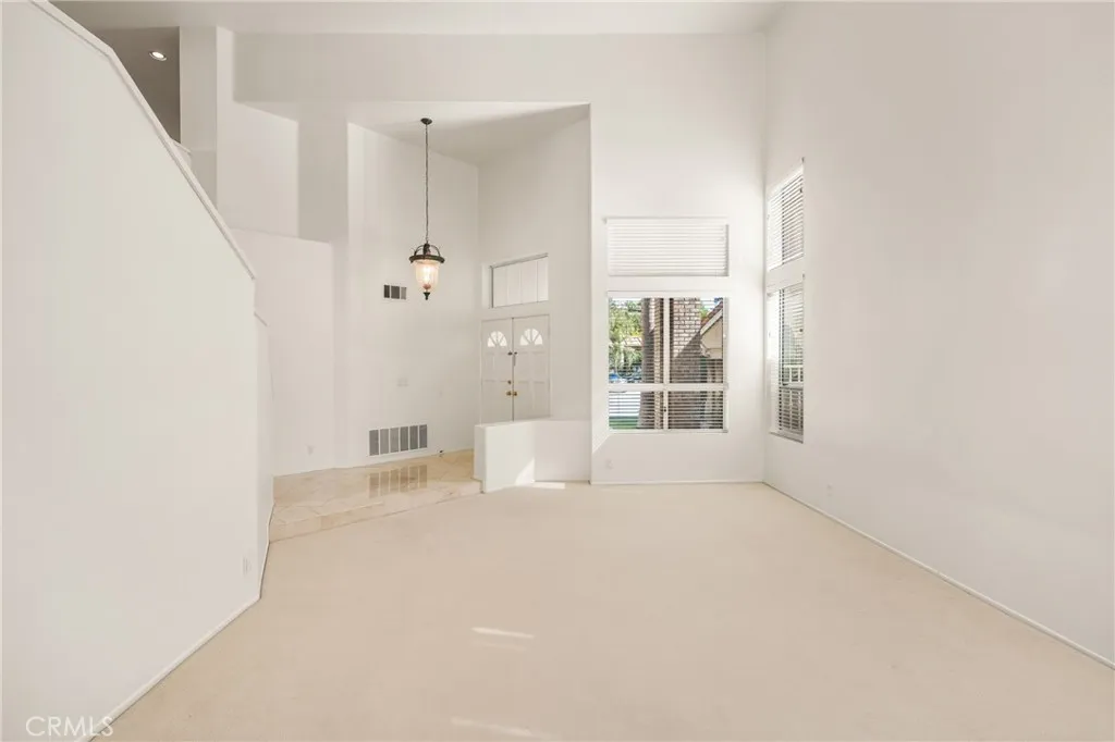 Anaheim Hills, California 92808, United States, 4 Bedrooms Bedrooms, ,4 BathroomsBathrooms,Residential,Active,170425