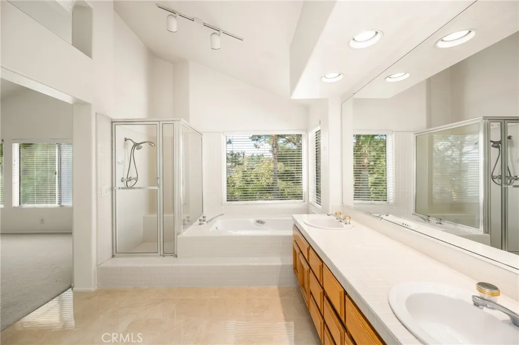 Anaheim Hills, California 92808, United States, 4 Bedrooms Bedrooms, ,4 BathroomsBathrooms,Residential,Active,170425