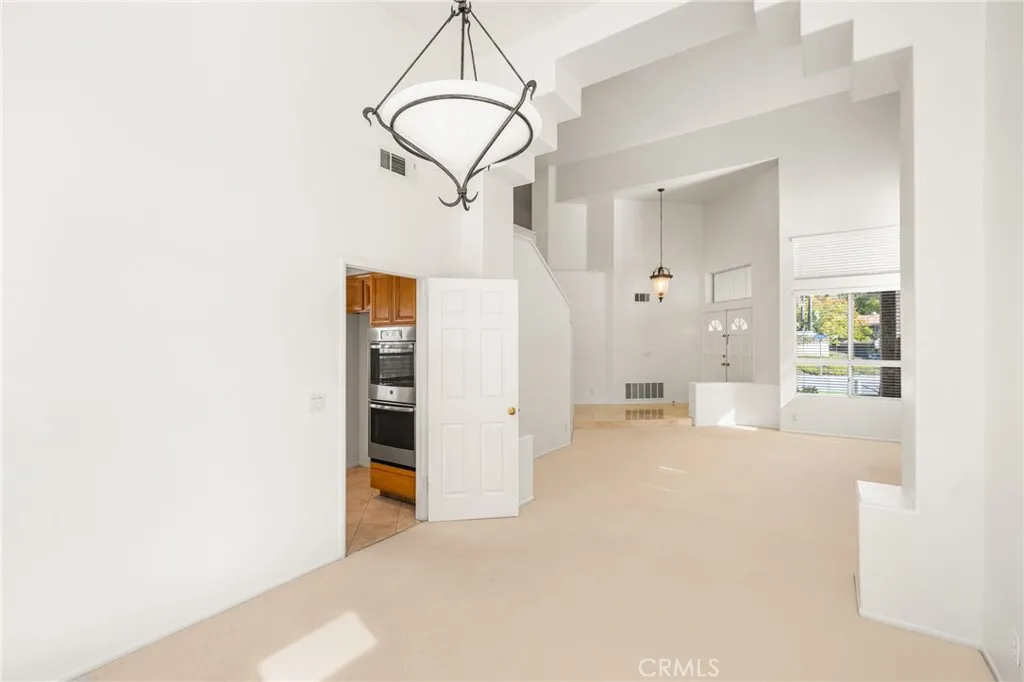 Anaheim Hills, California 92808, United States, 4 Bedrooms Bedrooms, ,4 BathroomsBathrooms,Residential,Active,170425